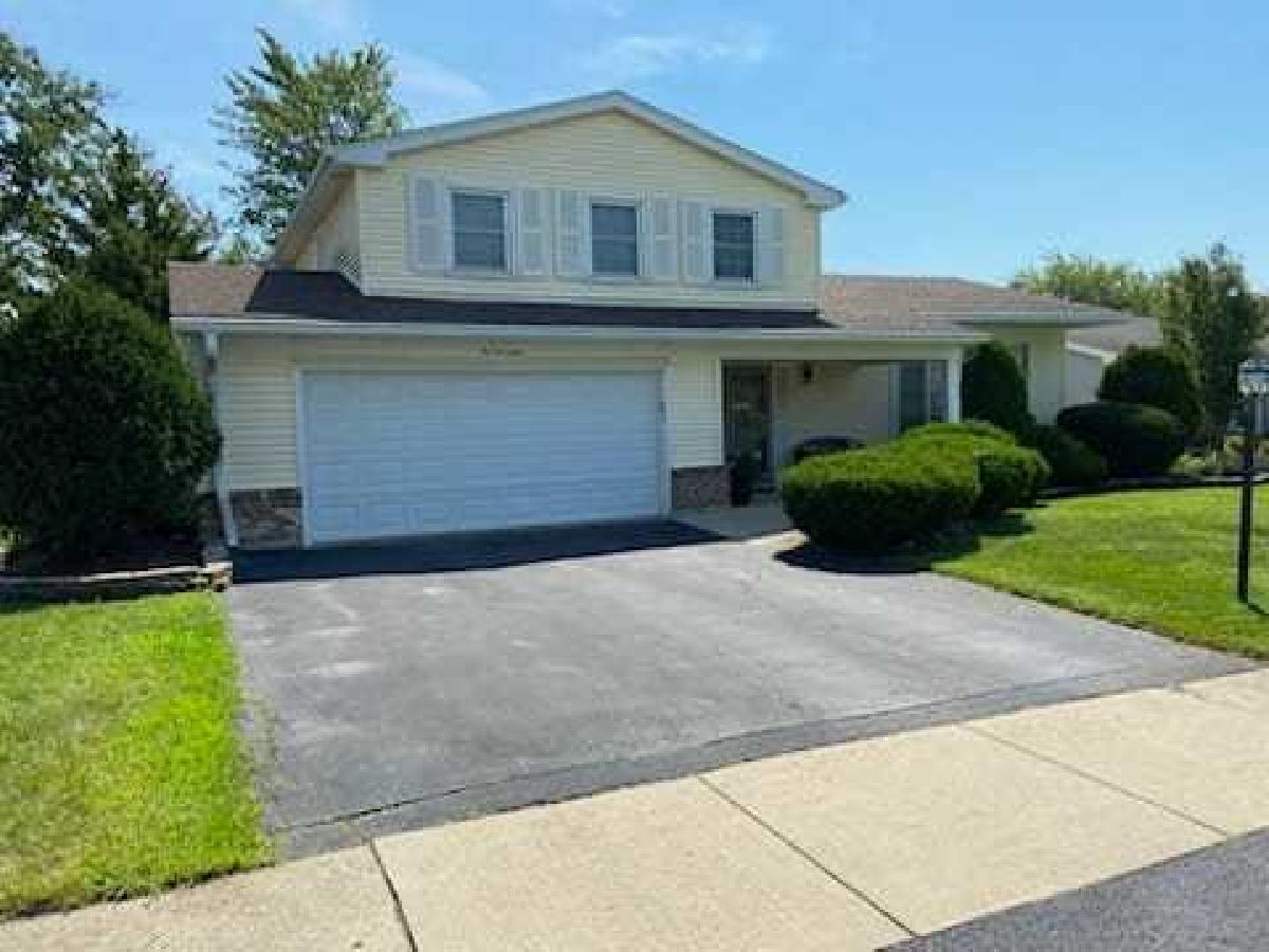 For Rent Westmont Illinois, 617 Newport