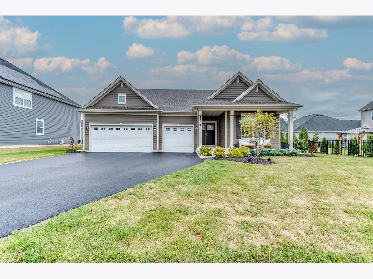  For Sale Elgin Illinois, 1831 Chandolin Lane