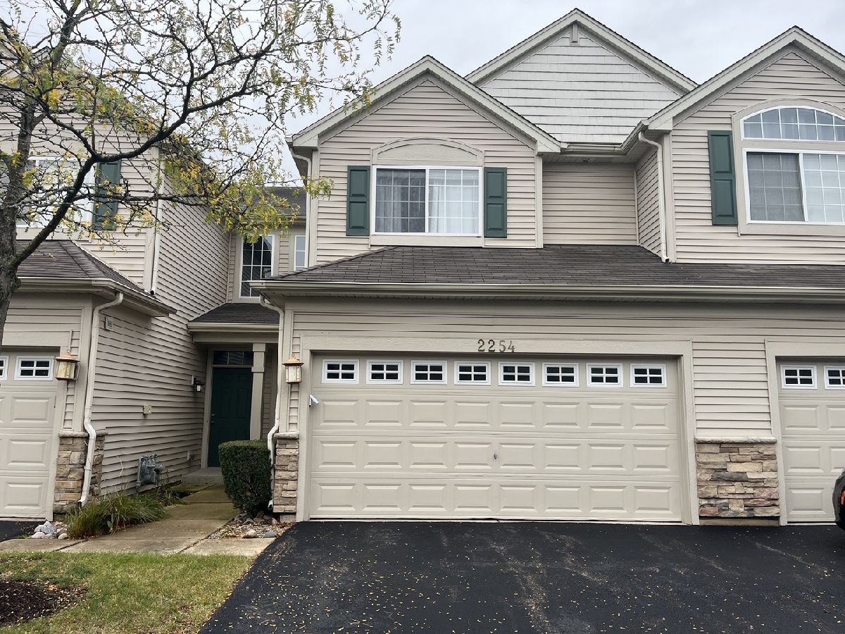  For Sale Montgomery Illinois, 2254 Gallant Fox Circle