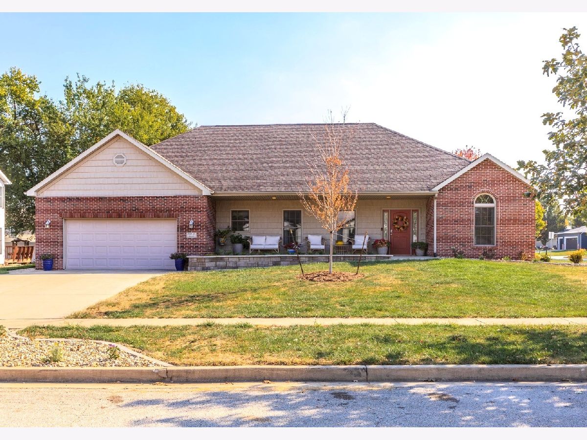 For Sale Bloomington Illinois, 36 Lone Oak Court