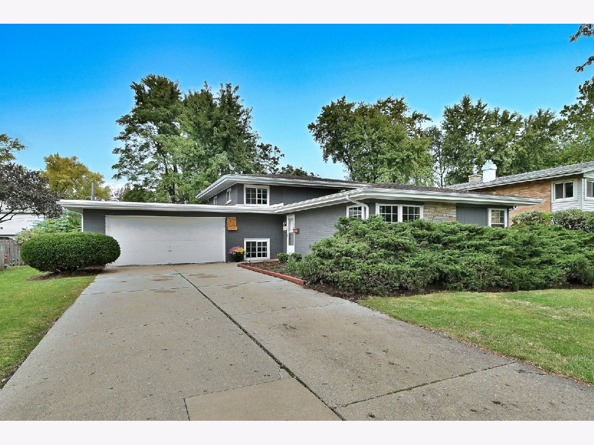  For Sale Wheaton Illinois, 711 Cadillac Drive