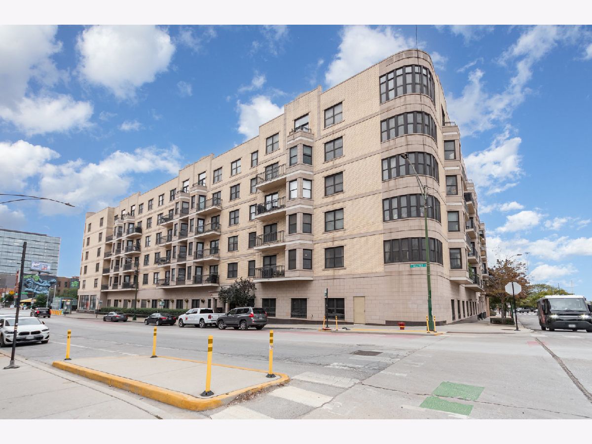  For Sale Chicago Illinois, 520 Halsted Street