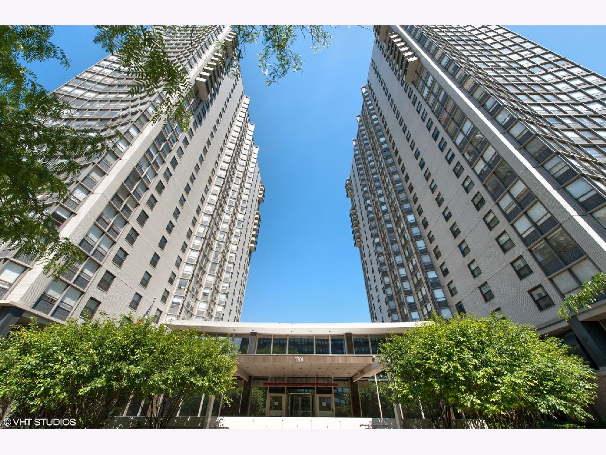 For Sale Chicago Illinois, 5701 Sheridan Road