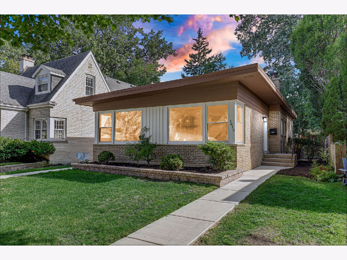  For Sale Evanston Illinois, 1810 South Boulevard