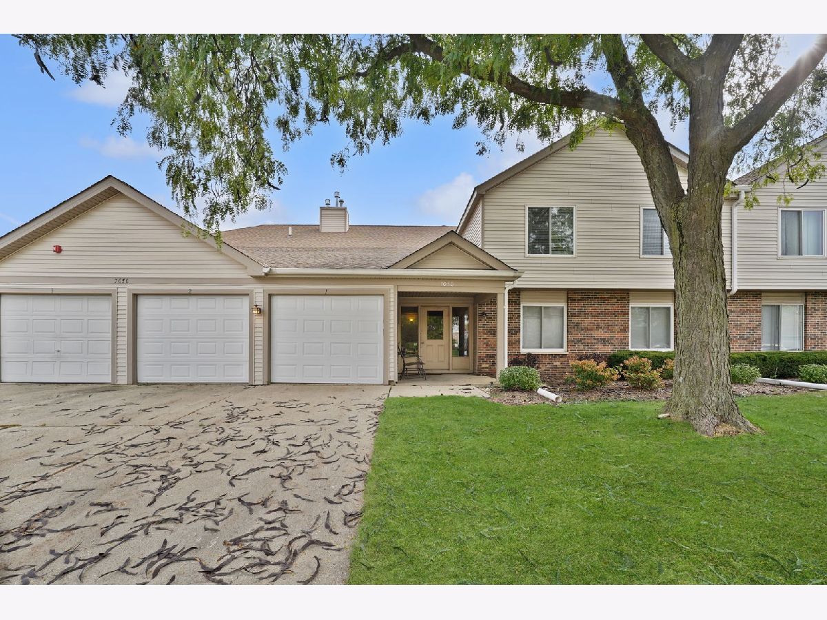  For Rent Woodridge Illinois, 7050 Newport