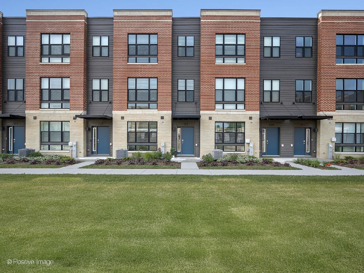 Condos & Townhomes For Sale The Summit At Yorktown Lombard Illinois, 317 Summit Circle