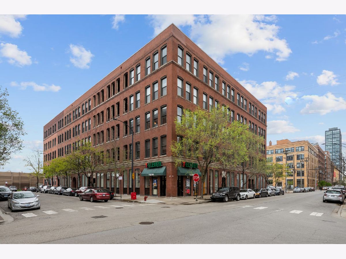  For Sale Chicago Illinois, 400 Green Street