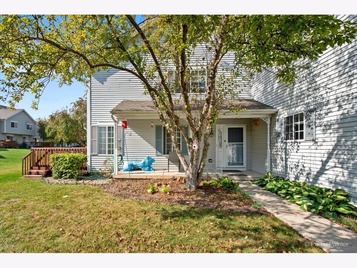  For Sale Lake In The Hills Illinois, 212 Village Creek Drive