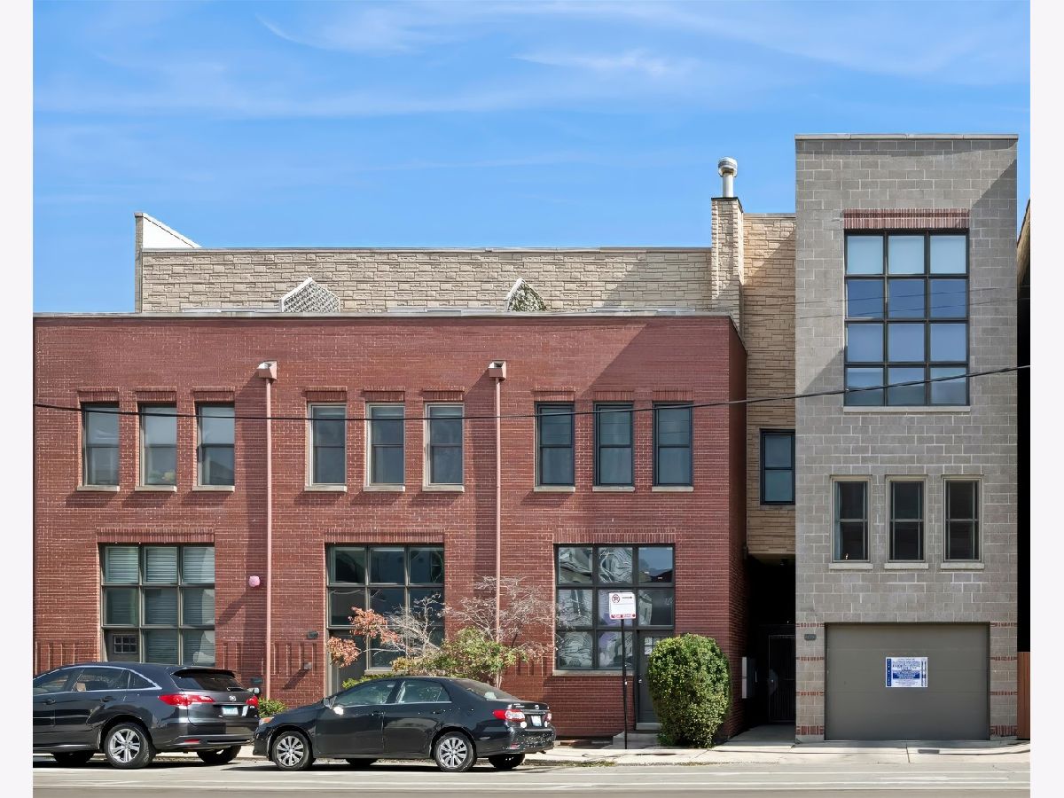  For Sale Chicago Illinois, 2451 Clybourn Avenue