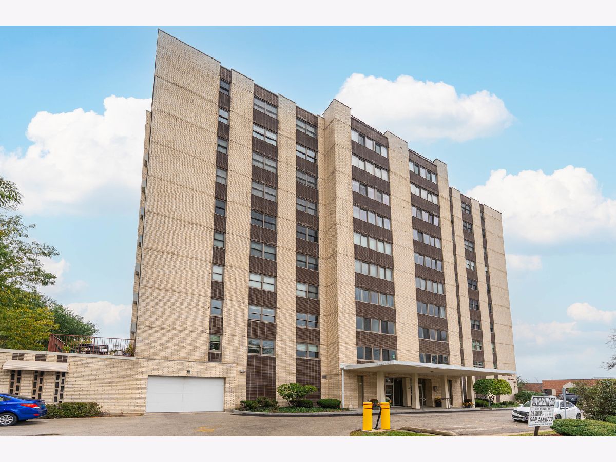 Condominiums For Sale La Grange Towers La Grange Illinois, 141 La Grange Road