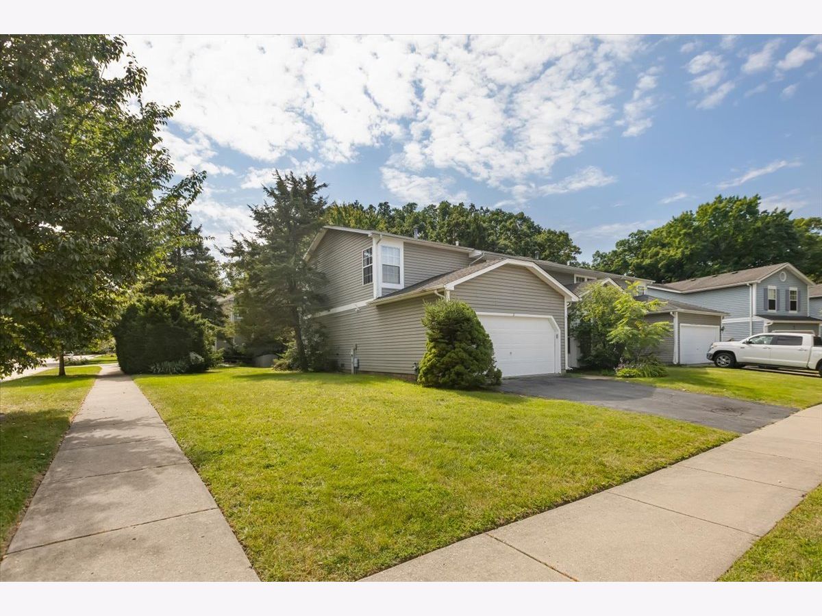  For Sale Streamwood Illinois, 3 Dorchester Court