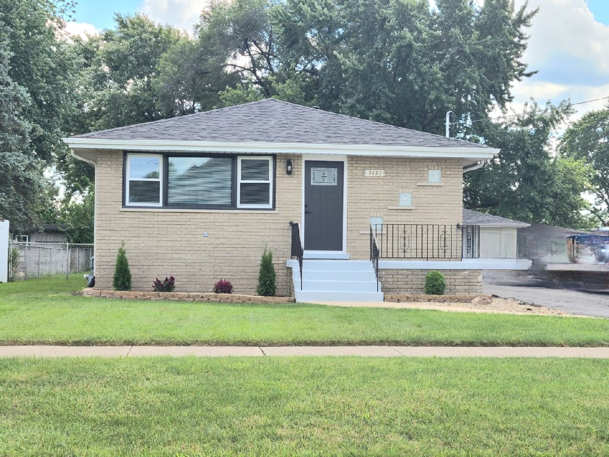  For Sale Burbank Illinois, 7025 84th Street