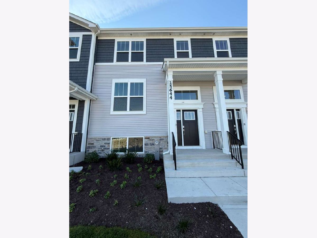 Condos & Townhomes For Rent Autumn Glen Plainfield Illinois, 25644 W. Yorkshire