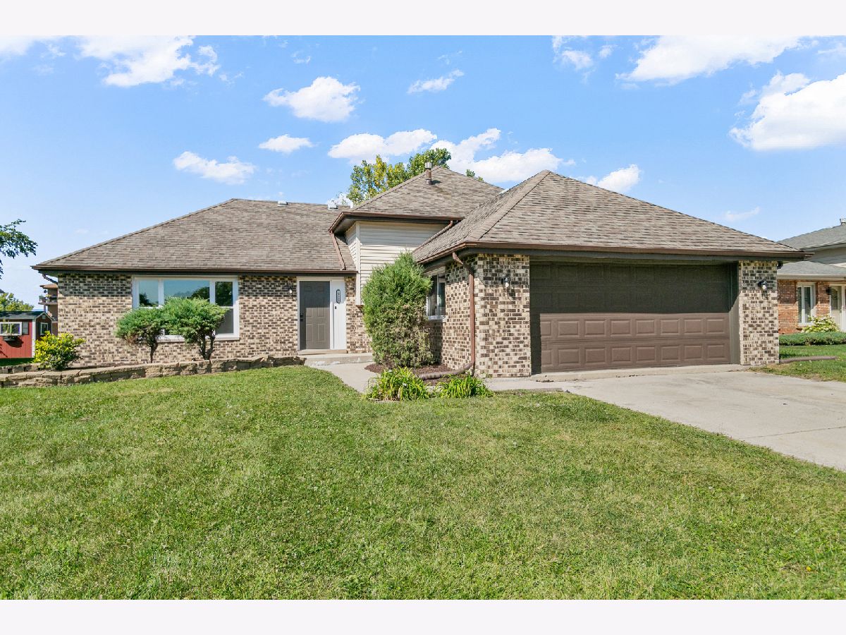 For Sale Lynwood Illinois, 19520 Lake Lynwood Drive