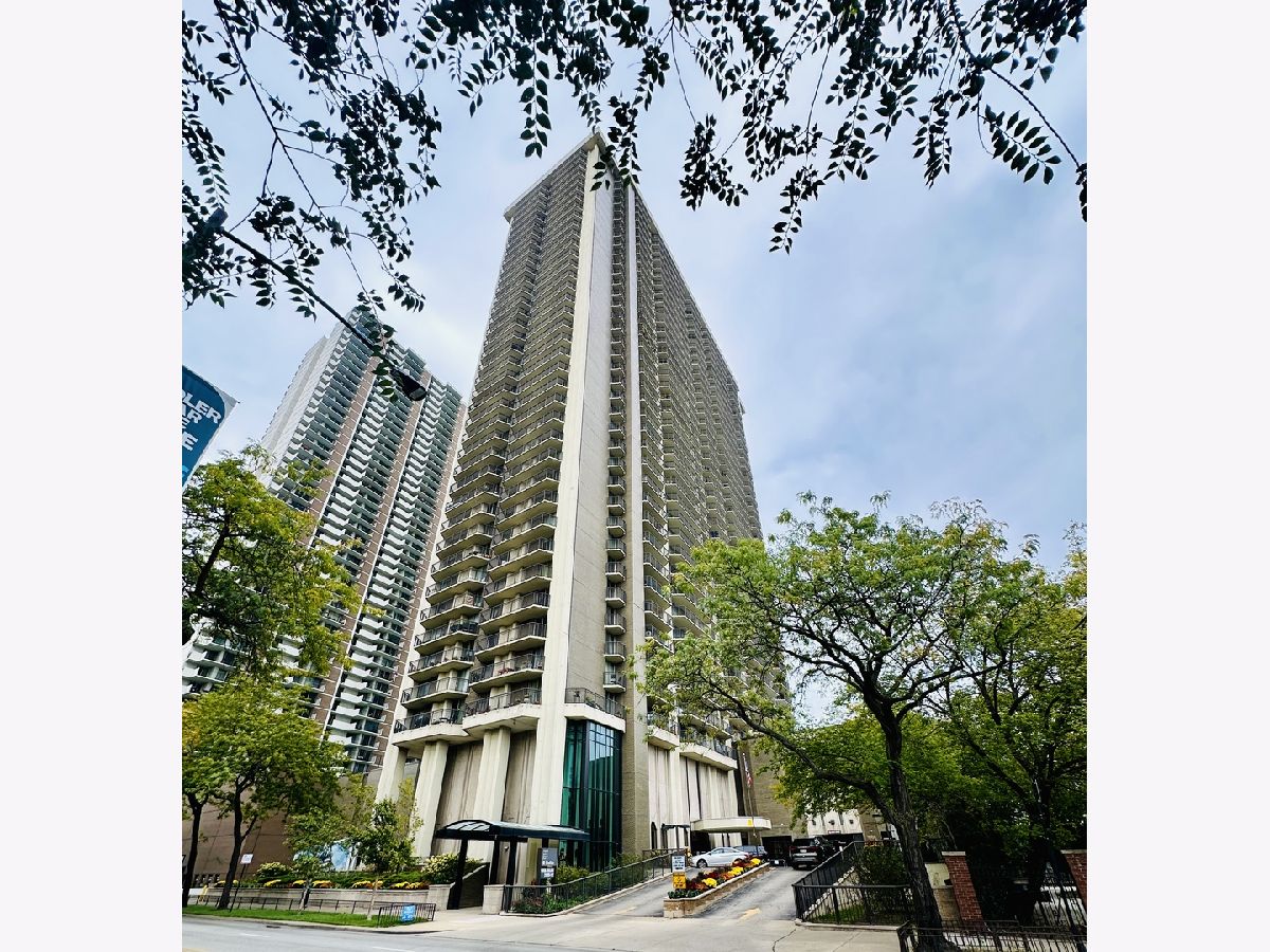 For Sale Chicago Illinois, 6007 Sheridan Road
