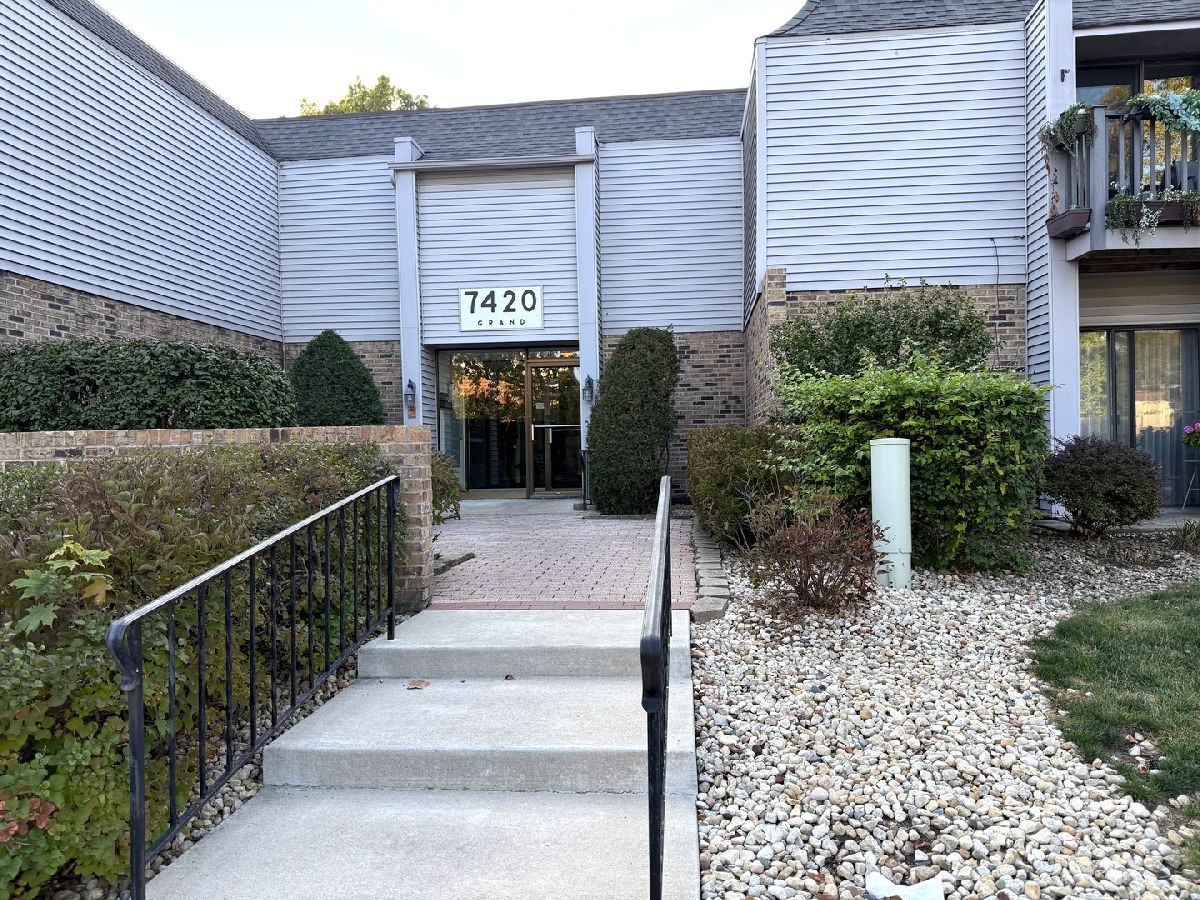 For Rent Downers Grove Illinois, 7420 Grand