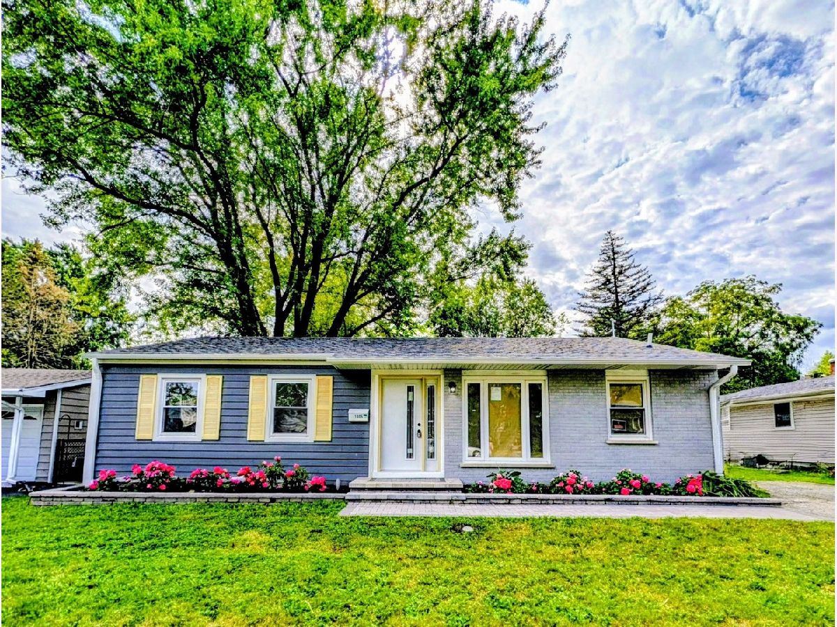  For Sale Wheeling Illinois, 1005 Valley Stream Drive