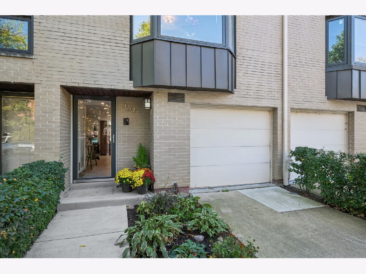  For Sale Chicago Illinois, 557 Eugenie Street