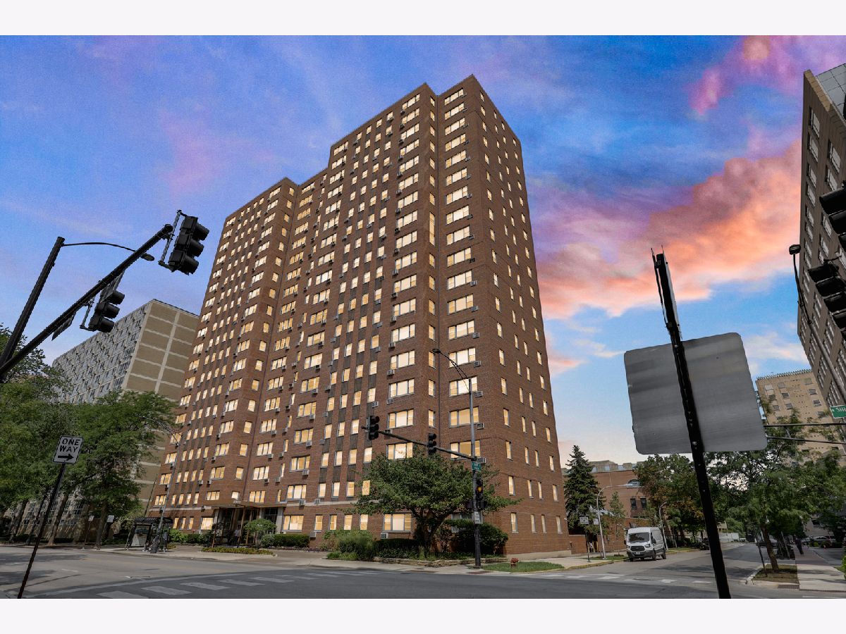  Rented Chicago Illinois, 2909 Sheridan