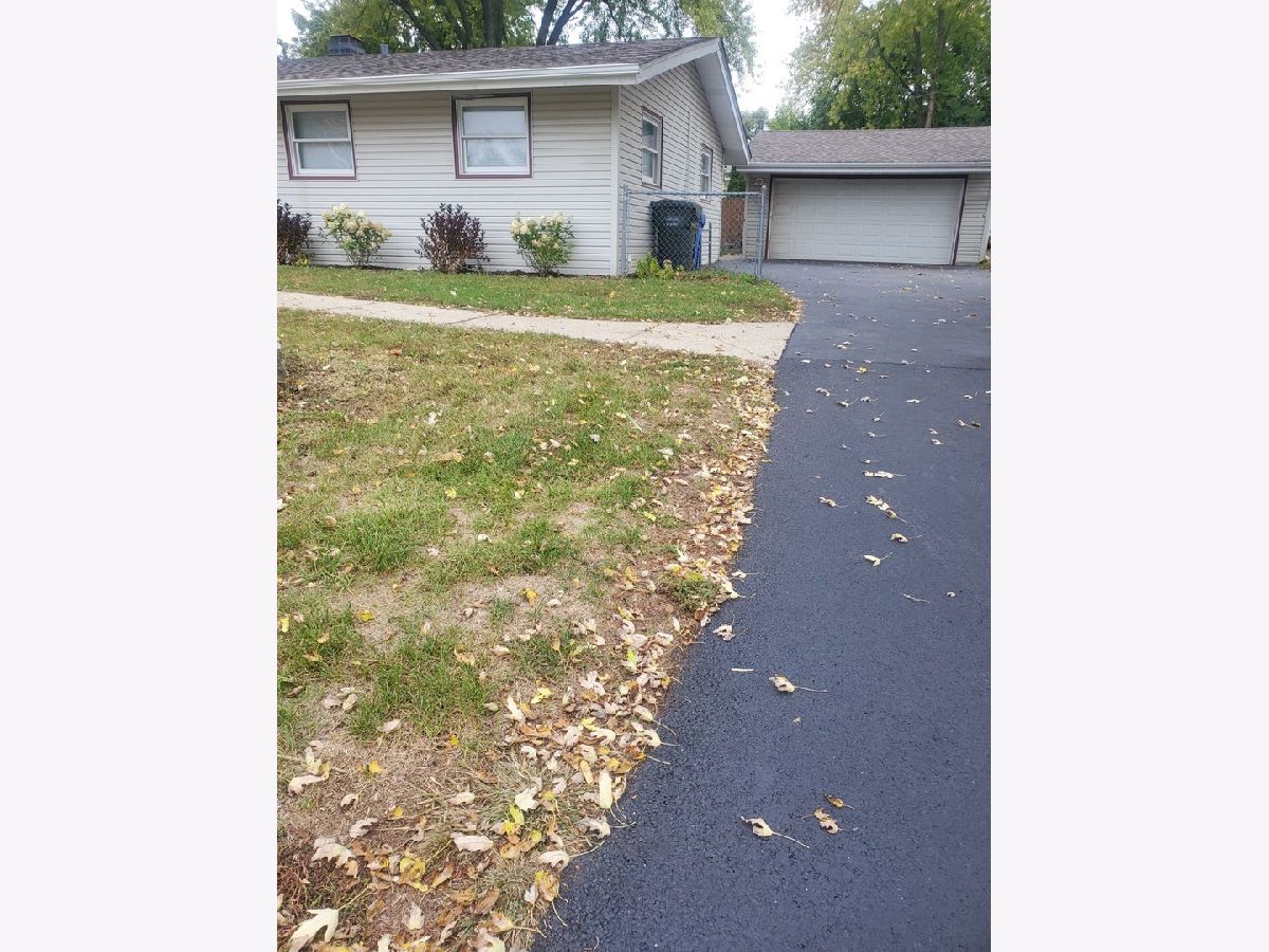  For Sale Carpentersville Illinois, 1426 Kings Road