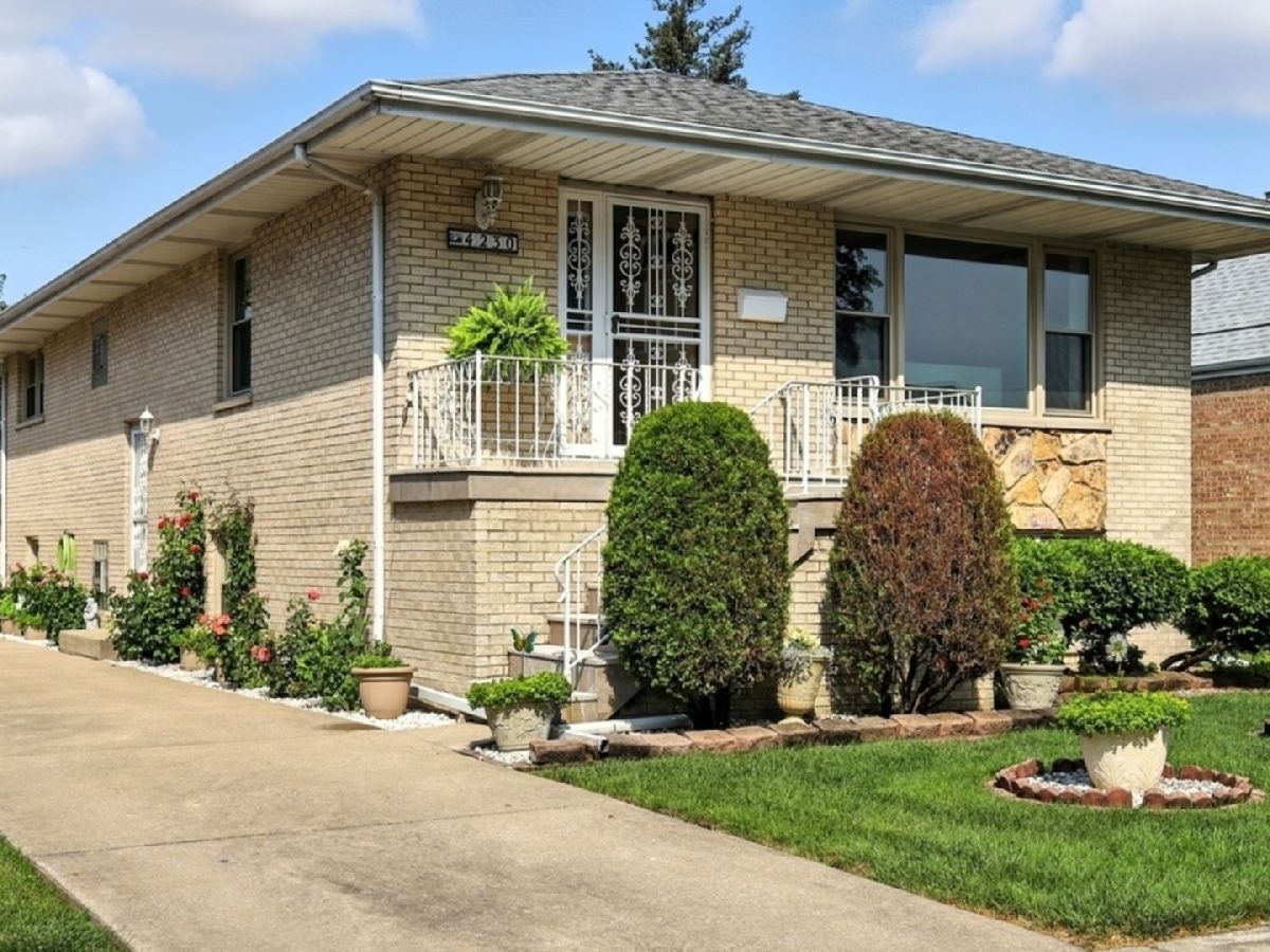  For Sale Brookfield Illinois, 4230 Prairie Avenue