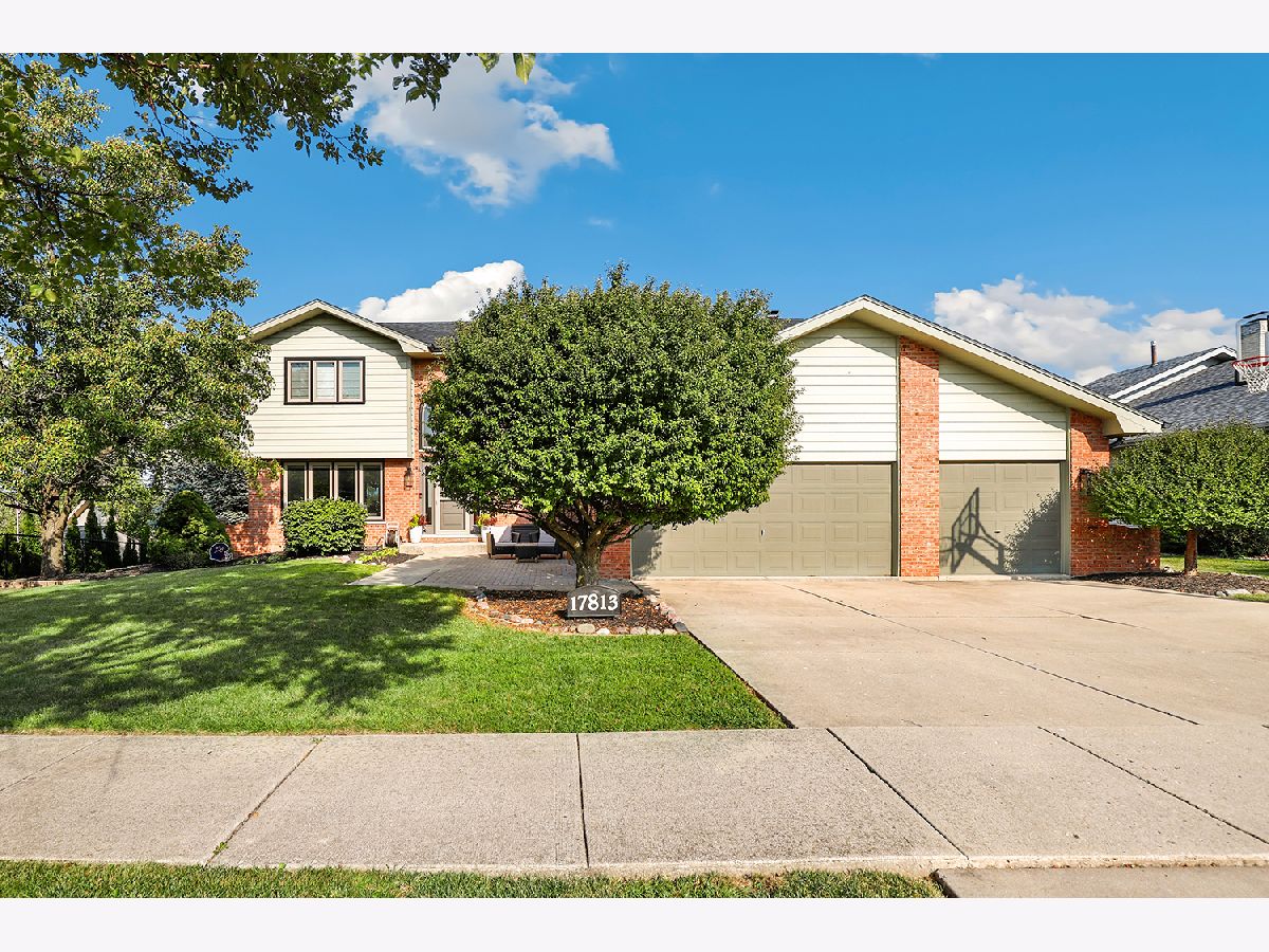 Homes & Townhomes & Condos For Sale Brook Hills Orland Park Illinois, 17813 Westbrook Drive