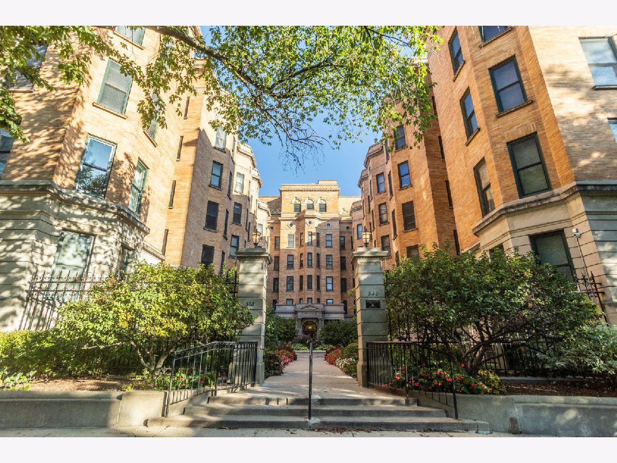 Condominiums Rented The Commodore Chicago Illinois, 550 Surf