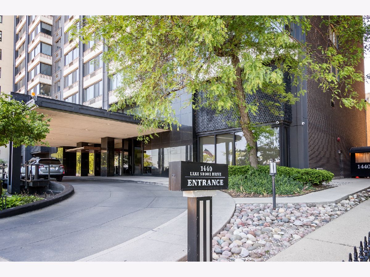  For Sale Chicago Illinois, 1440 Lake Shore Drive