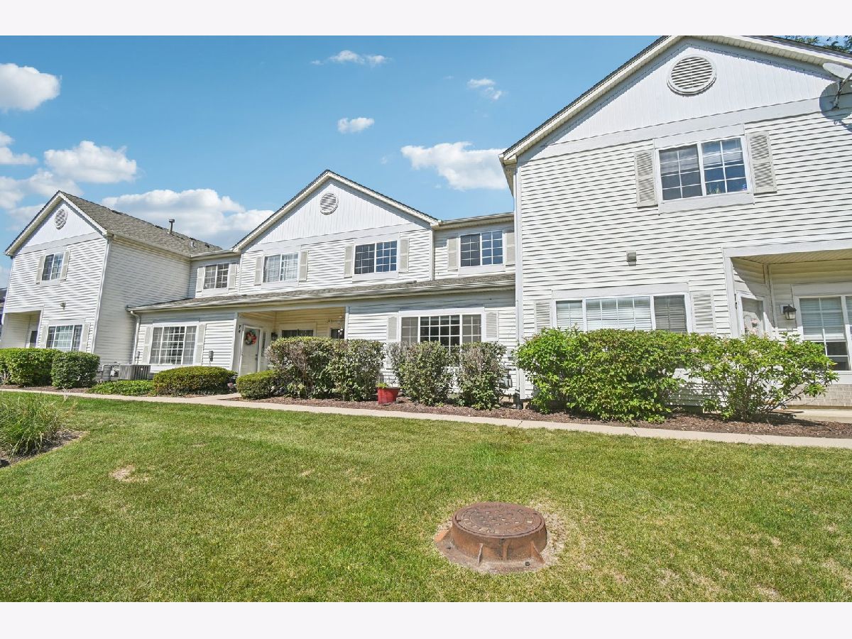  For Sale Aurora Illinois, 72 Heather Glen Drive