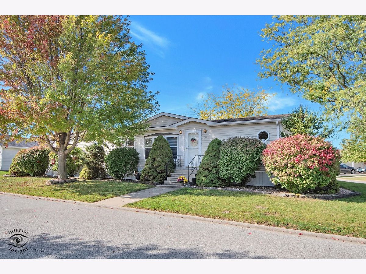  For Sale Manteno Illinois, 821 Garden Drive