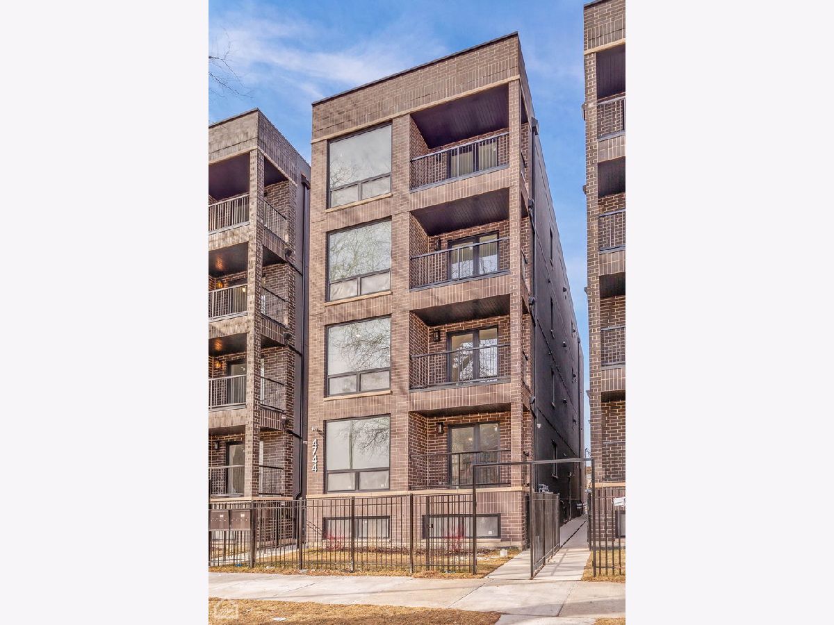 For Rent Chicago Illinois, 4742 Michigan