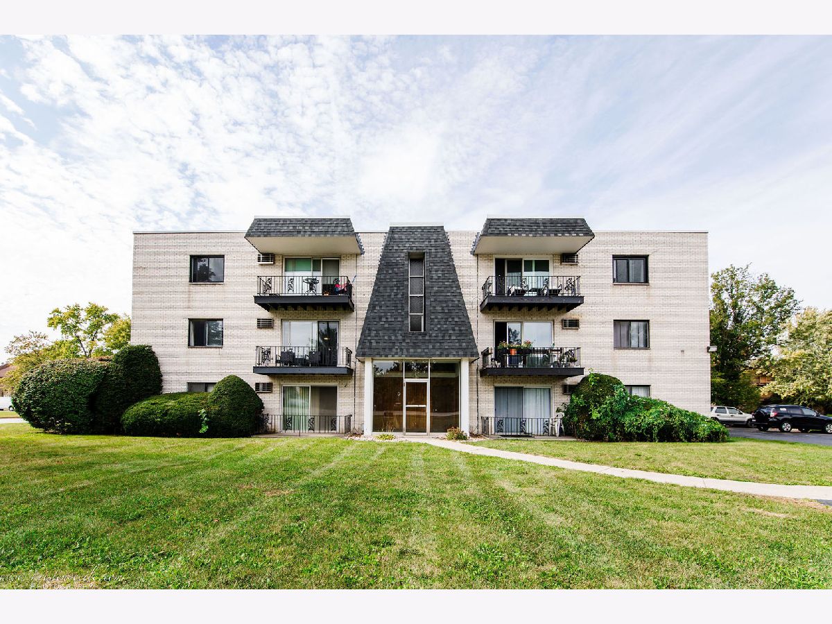  For Sale Crestwood Illinois, 12809 Carriage Lane