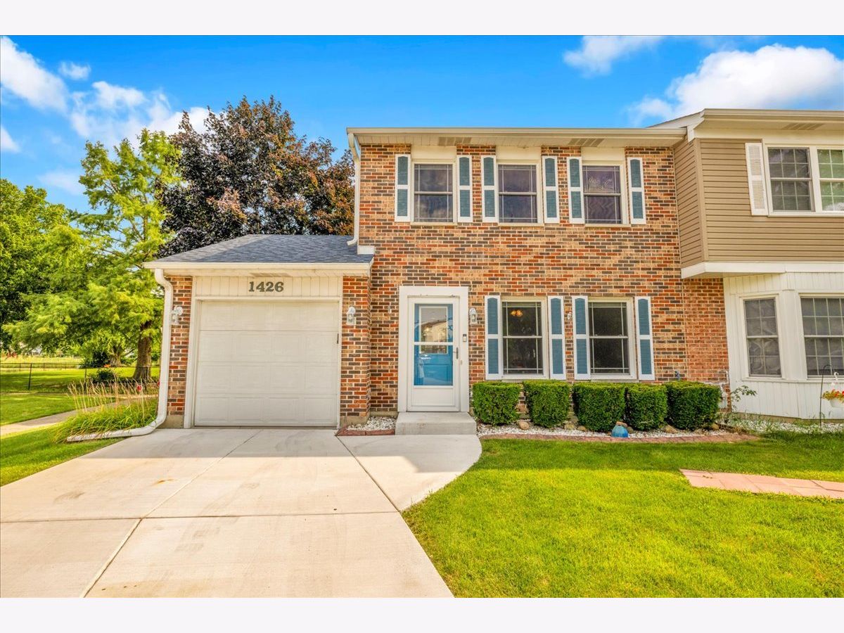  For Rent Carol Stream Illinois, 1426 Walnut