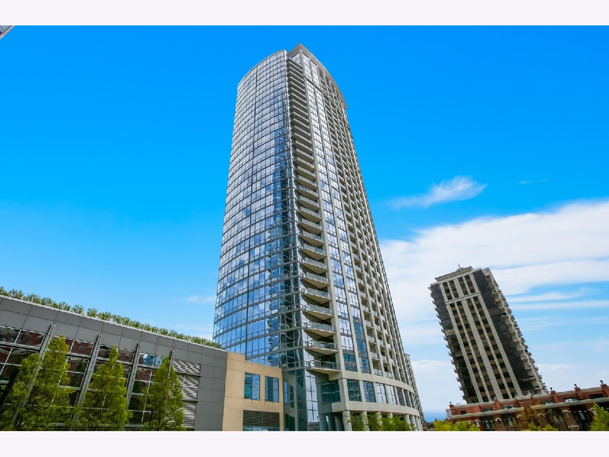 Condominiums For Sale The Tower Residences At Prairie District Homes Chicago Illinois, 1235 Prairie Avenue