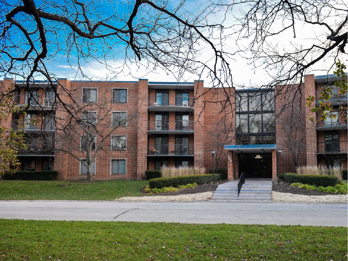  For Sale Arlington Heights Illinois, 1605 Central Road