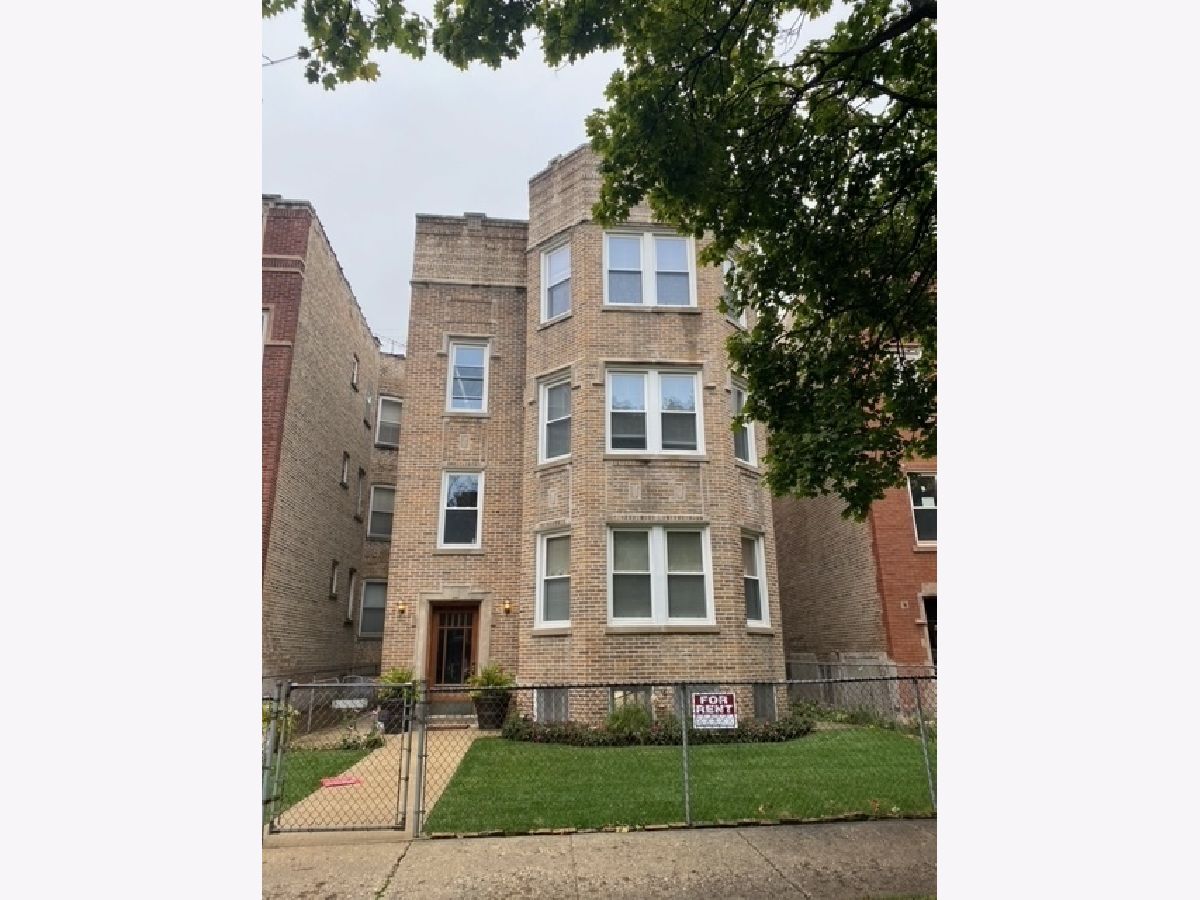 Rented Chicago Illinois, 4928 Saint Louis