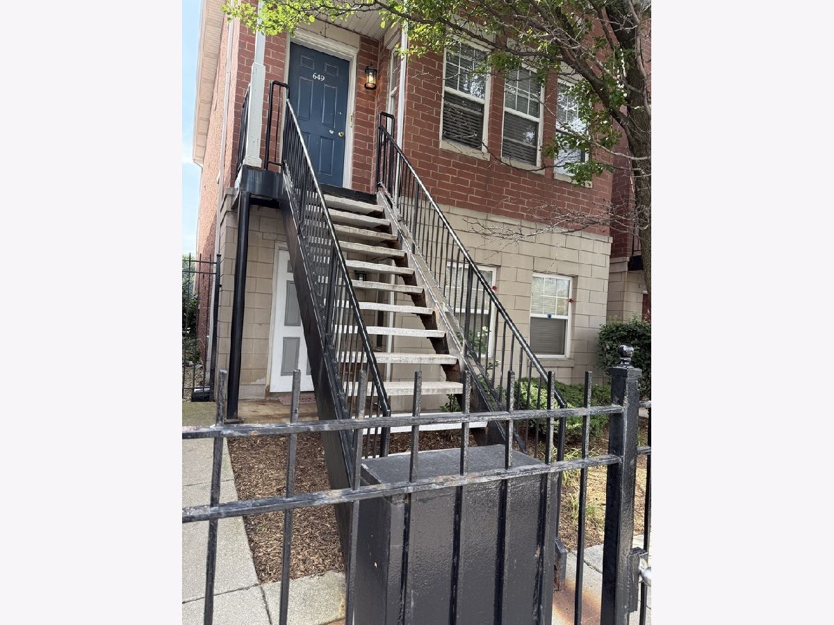 Condos & Townhomes & Homes For Rent Old Town Village West Chicago Illinois, 649 Division
