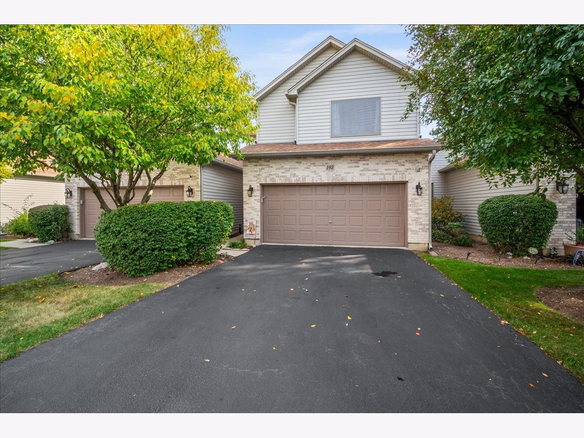  For Sale Elgin Illinois, 103 Fawn Lane
