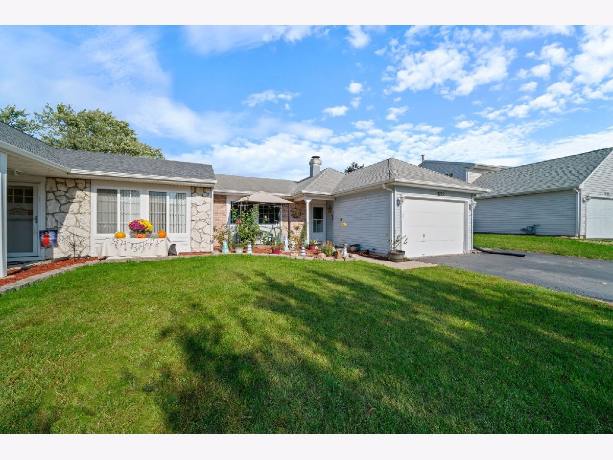  For Sale Elgin Illinois, 1292 Inverness Drive