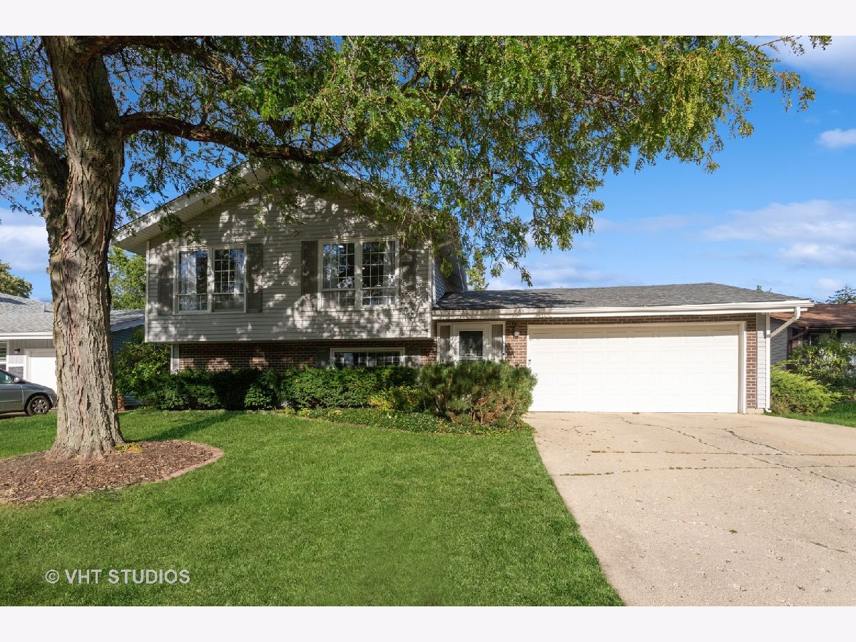 For Sale Bolingbrook Illinois, 208 Flagstaff Drive