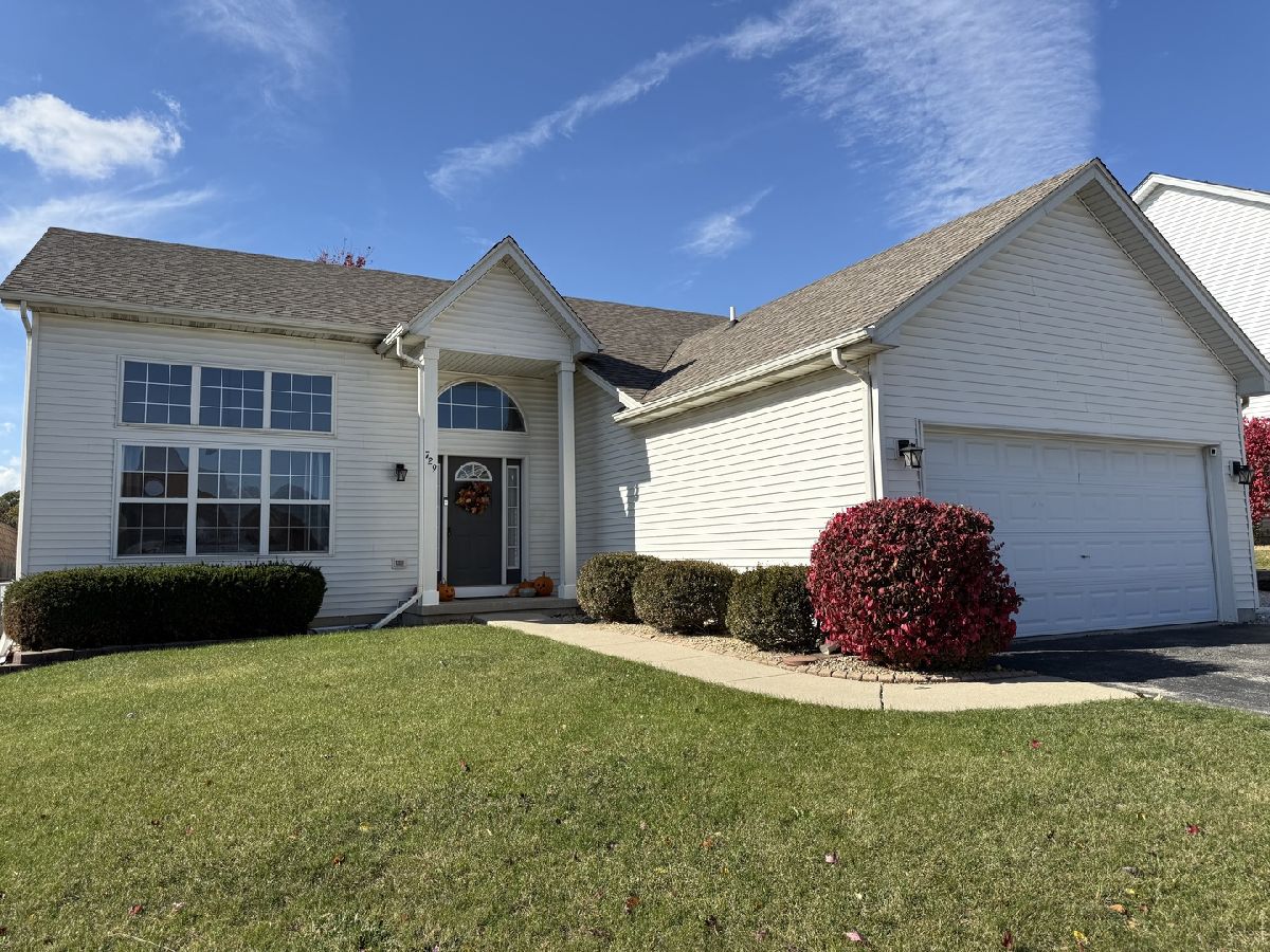  For Sale Ottawa Illinois, 729 River Edge Circle