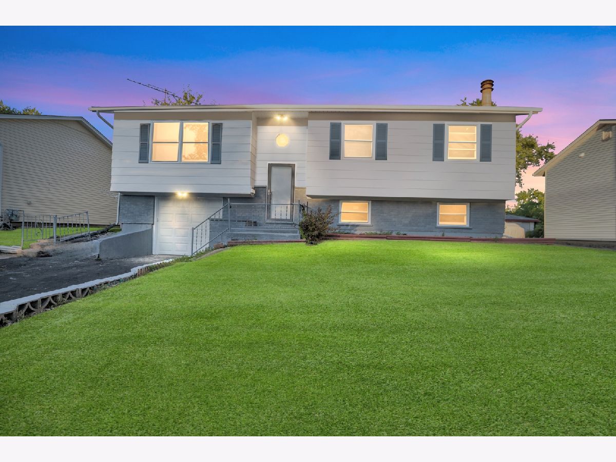  For Sale Hanover Park Illinois, 7031 Glenwood Lane