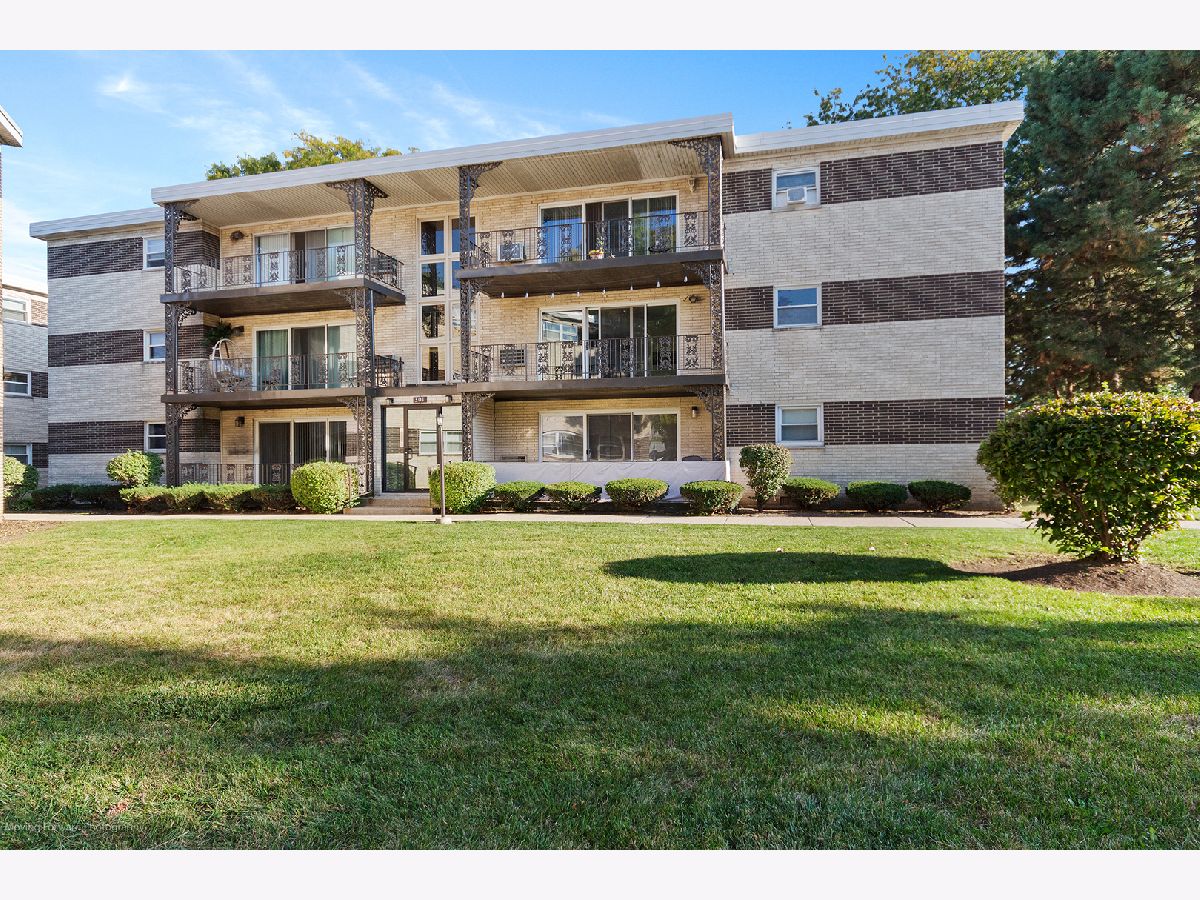  For Sale La Grange Illinois, 301 Plainfield Road