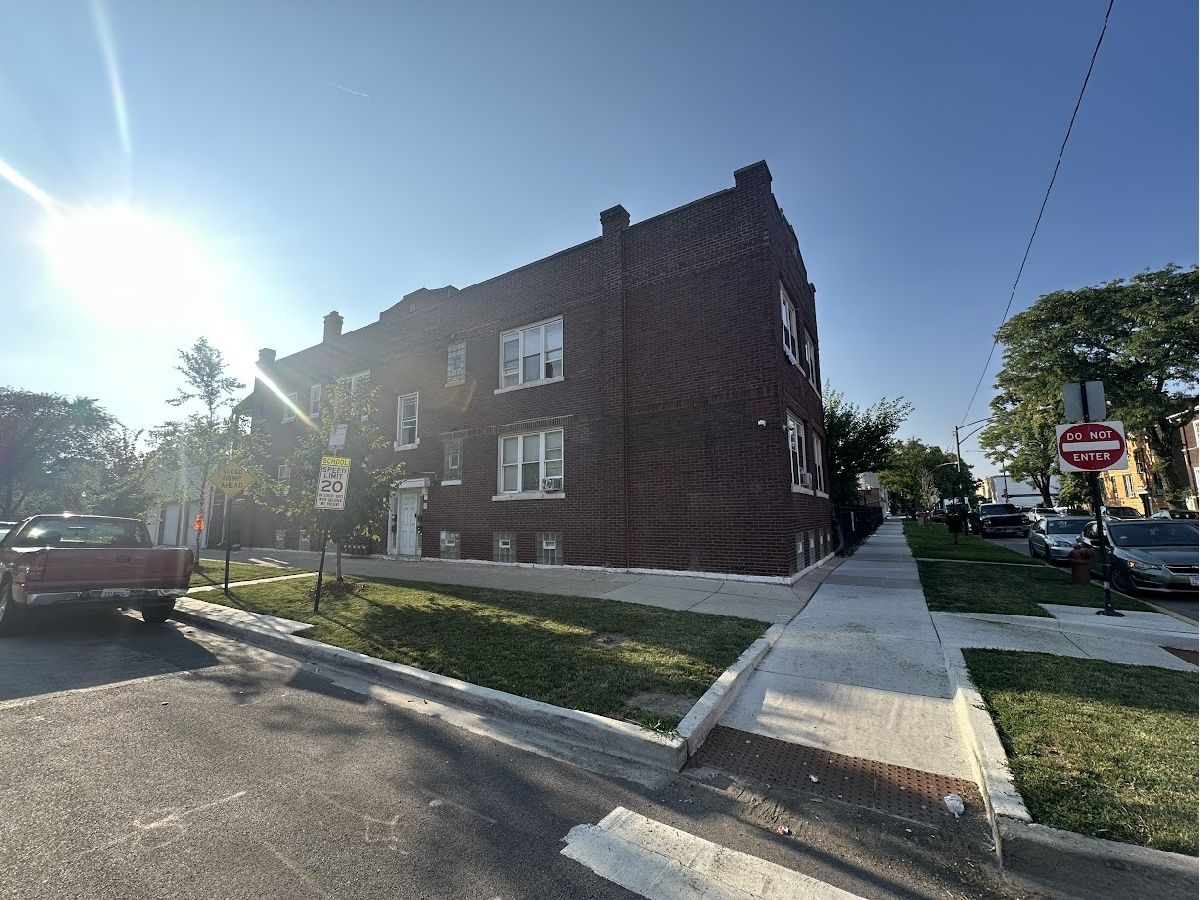 For Sale Chicago Illinois, 4106 Hirsch Street