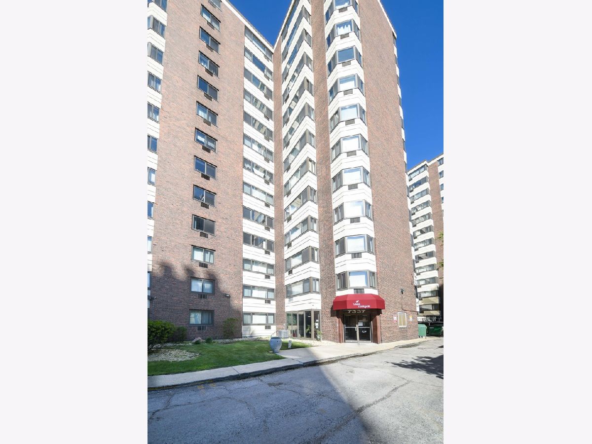 For Sale Chicago Illinois, 7337 South Shore Drive