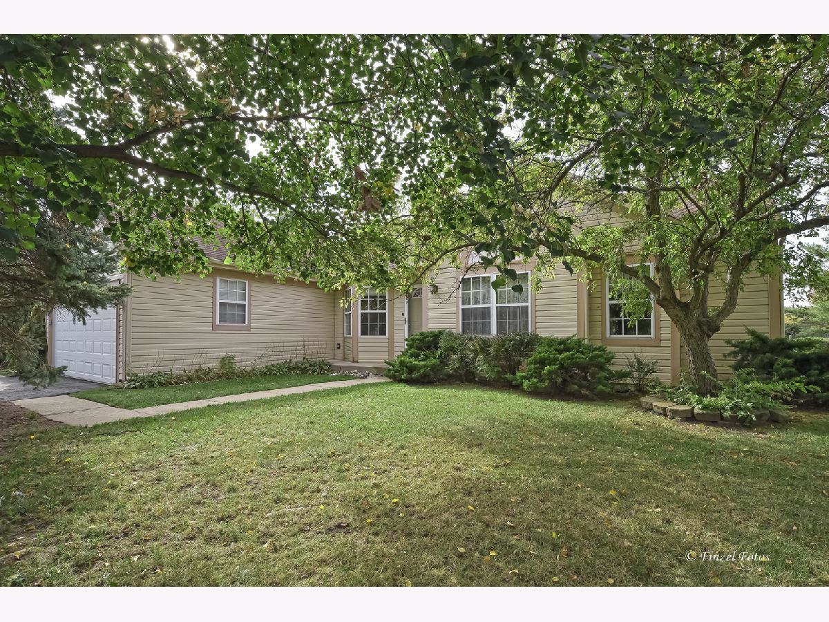  For Sale Algonquin Illinois, 1561 Cumberland Parkway