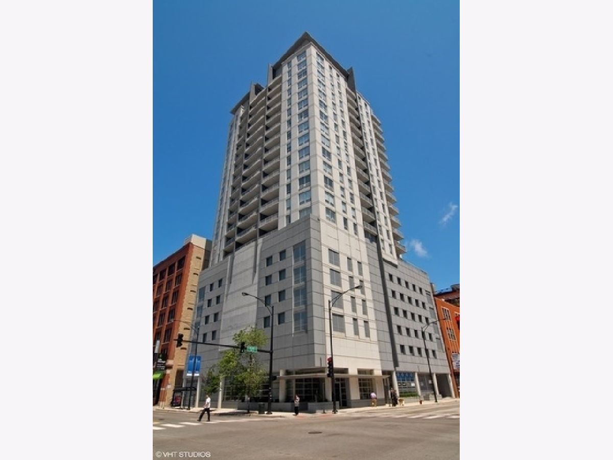 Condominiums For Rent Grand Orleans Chicago Illinois, 330 Grand