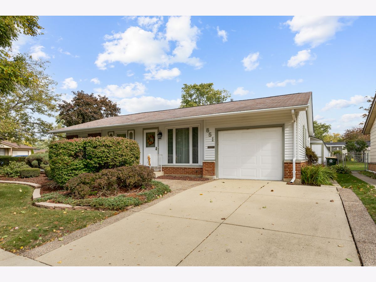  For Sale Elk Grove Village Illinois, 851 Crest Avenue