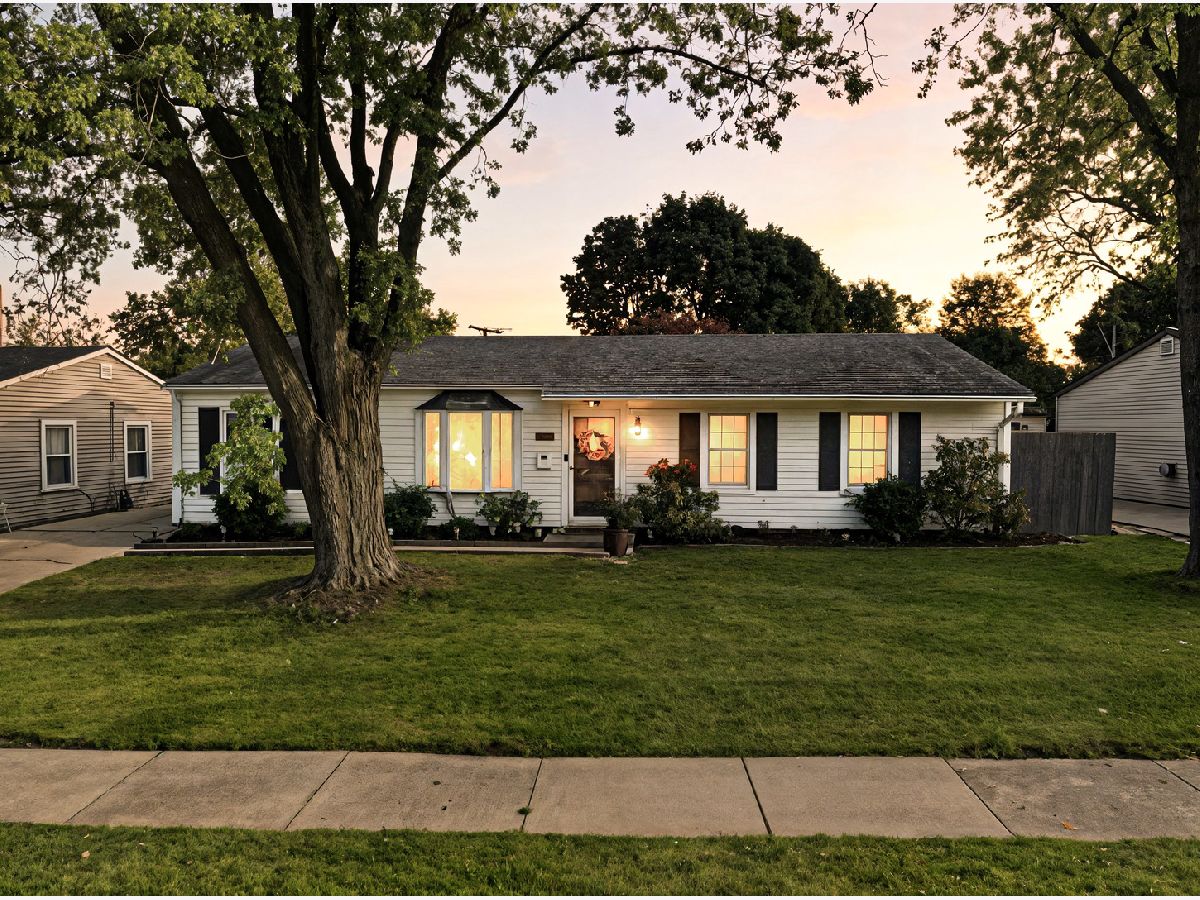  For Sale Streamwood Illinois, 1005 Park Boulevard