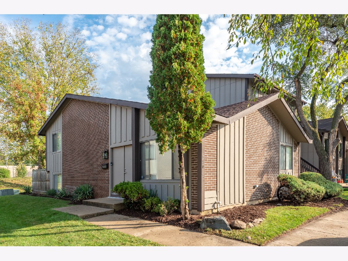 For Sale Roselle Illinois, 730 Circle Drive